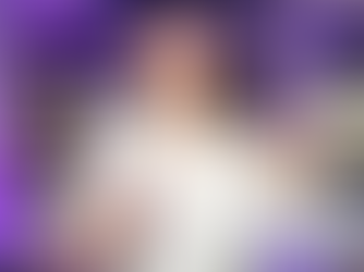 Lennard Schwarzer mit dem 1. PLatz vom JungmaklerAward in der Hand