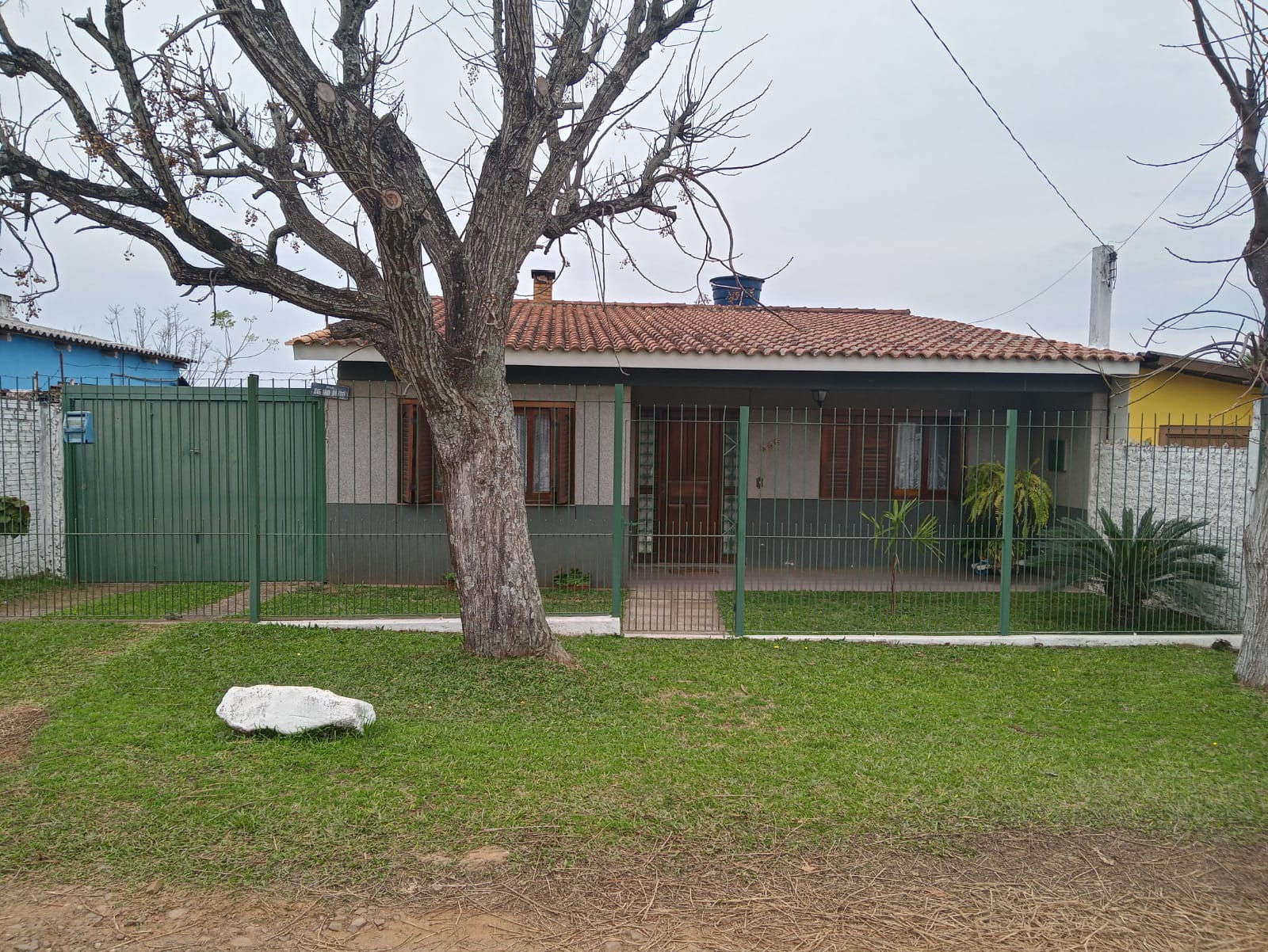 VENDE-SE CASA na Rua Avelino Pinto