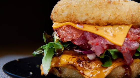Sushi burger su lašiša ir tunu