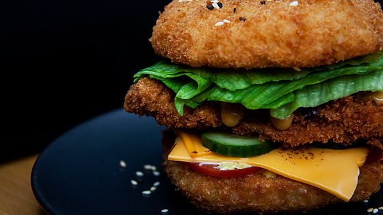 Sushi burger su minkštakiaučiu krabu