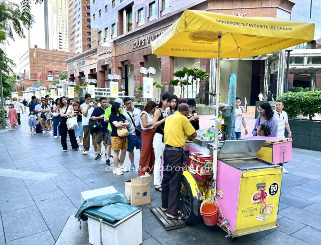 image source reference:https://ordinarypatrons.com/2023/08/29/orchard-road-ice-cream-most-popular-food-stall/