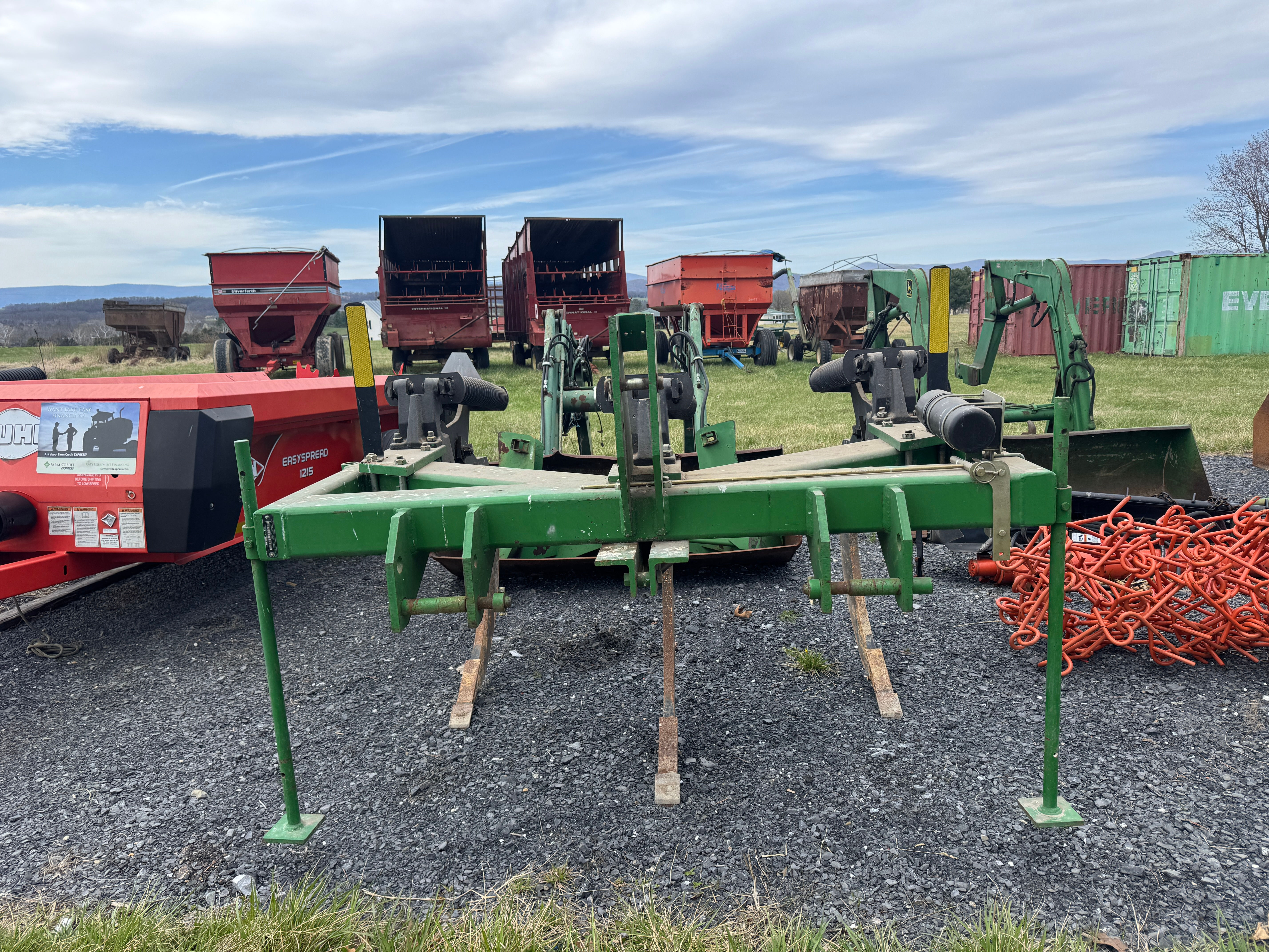 John Deere 913 Ripper