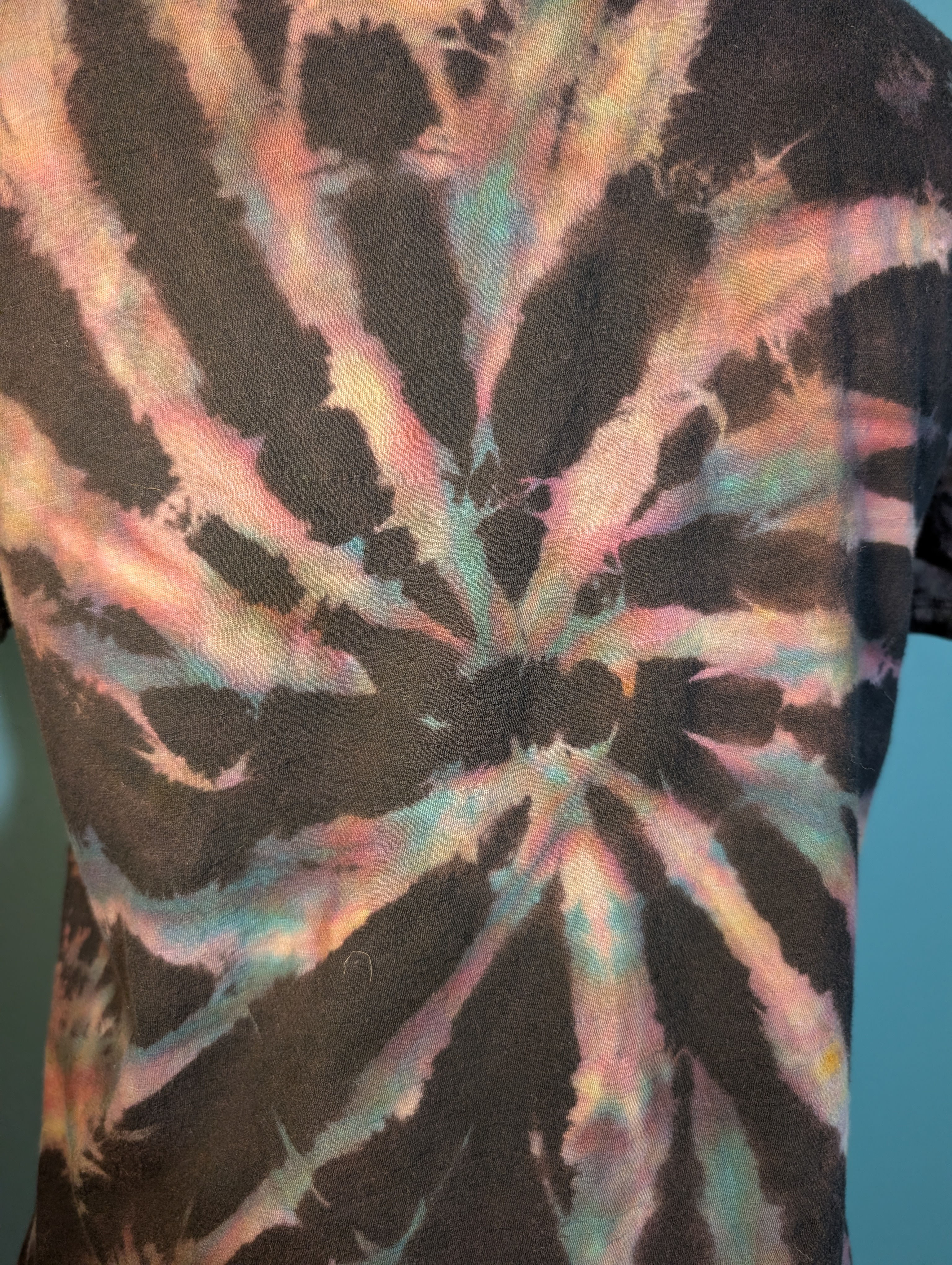 Loose Reverse Black Spiral