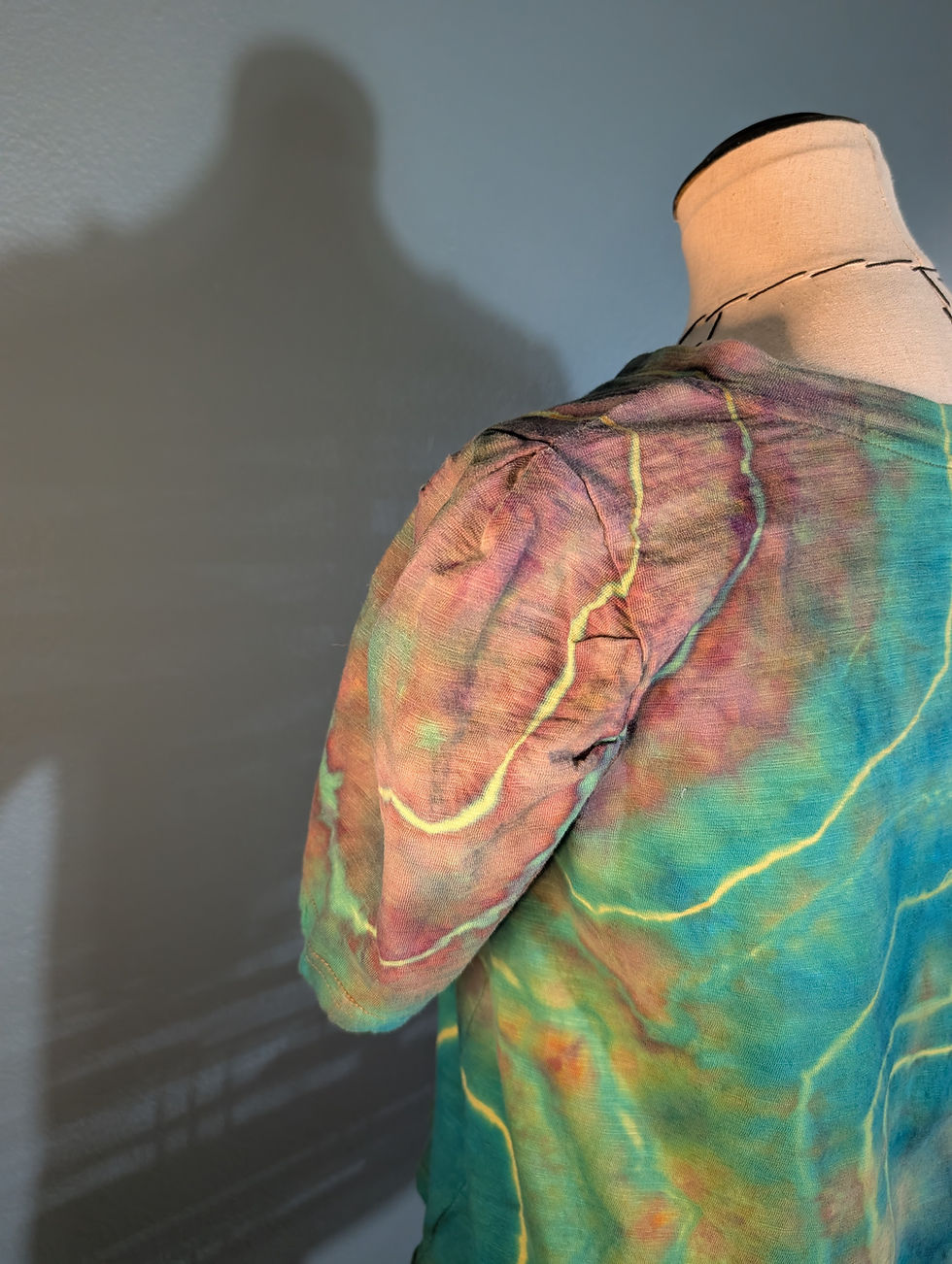 Thumbnail: V-neck short sleeve tee