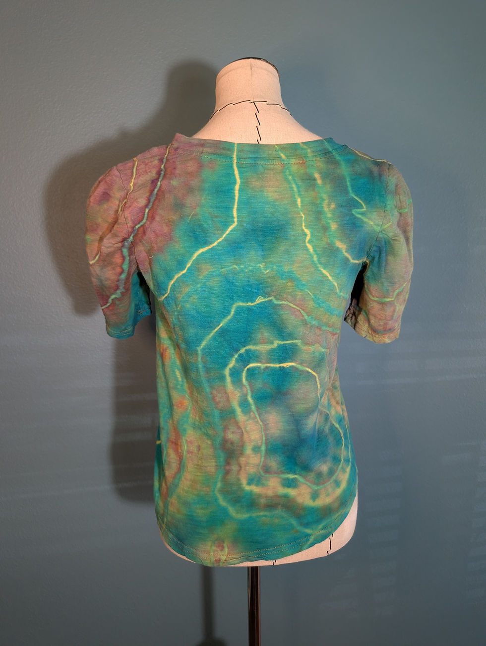 Thumbnail: V-neck short sleeve tee