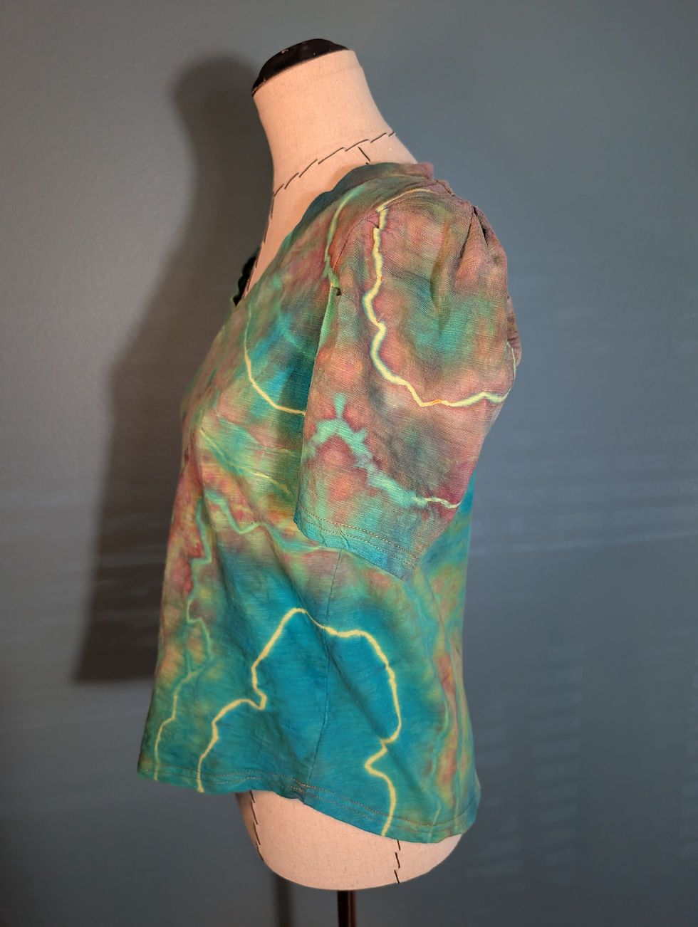 Thumbnail: V-neck short sleeve tee
