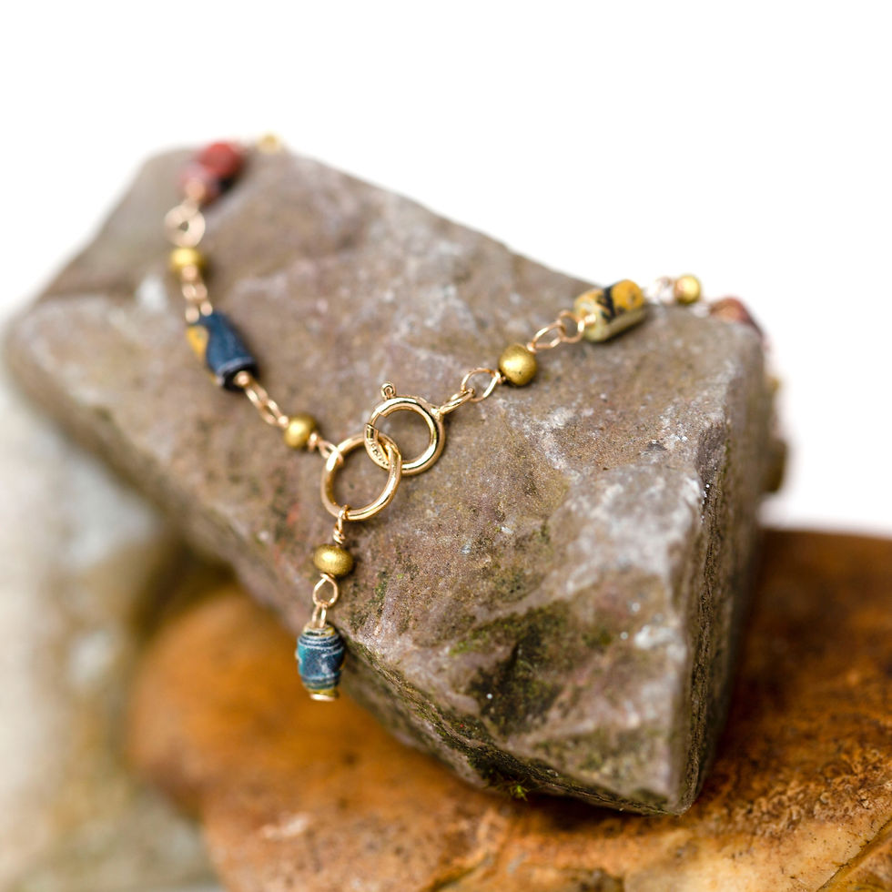 Thumbnail: Fine Paper Bead Bracelet