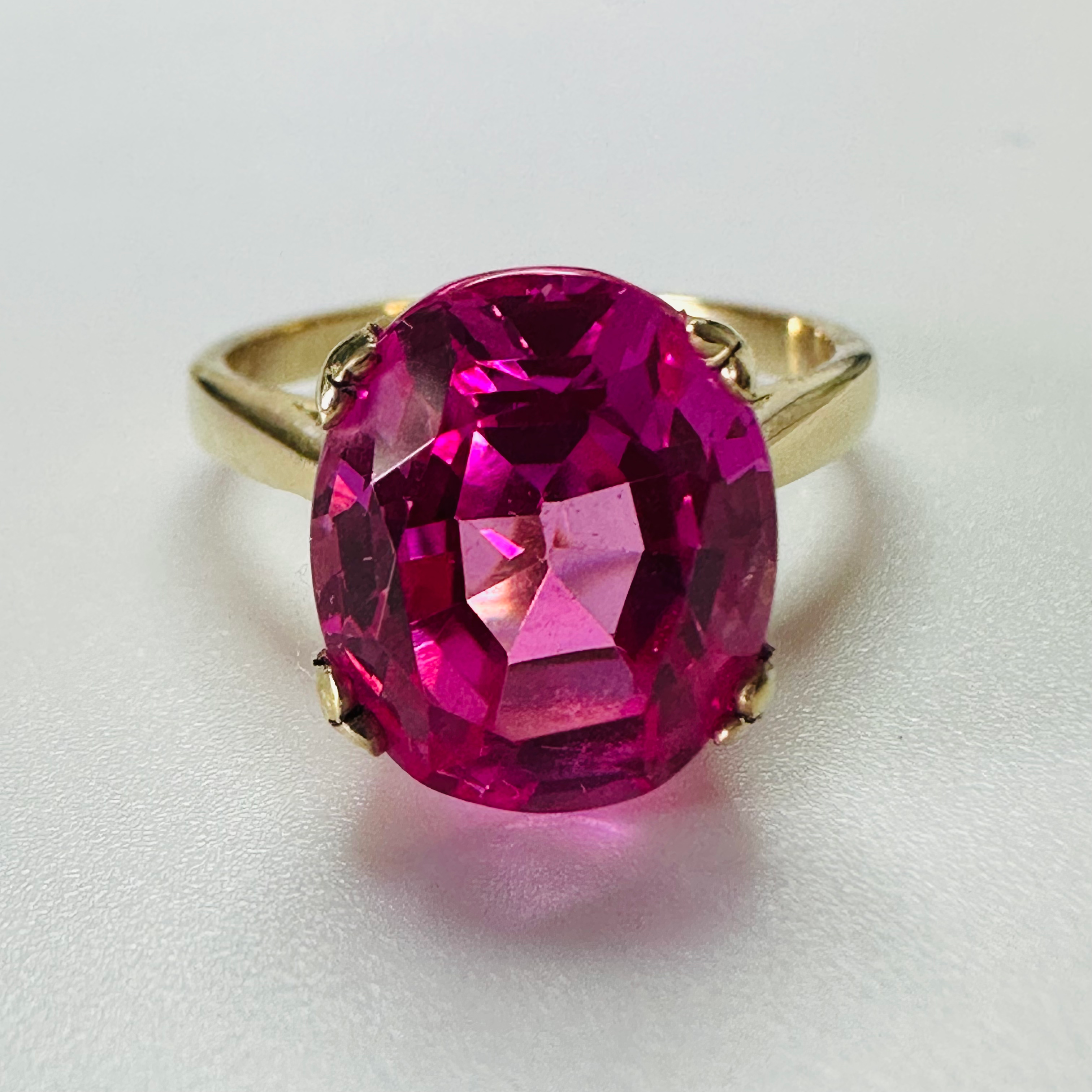 Hand cut Synthetic Sapphire Vivid Pink Yellow 9ct yellow gold ring size M1/2