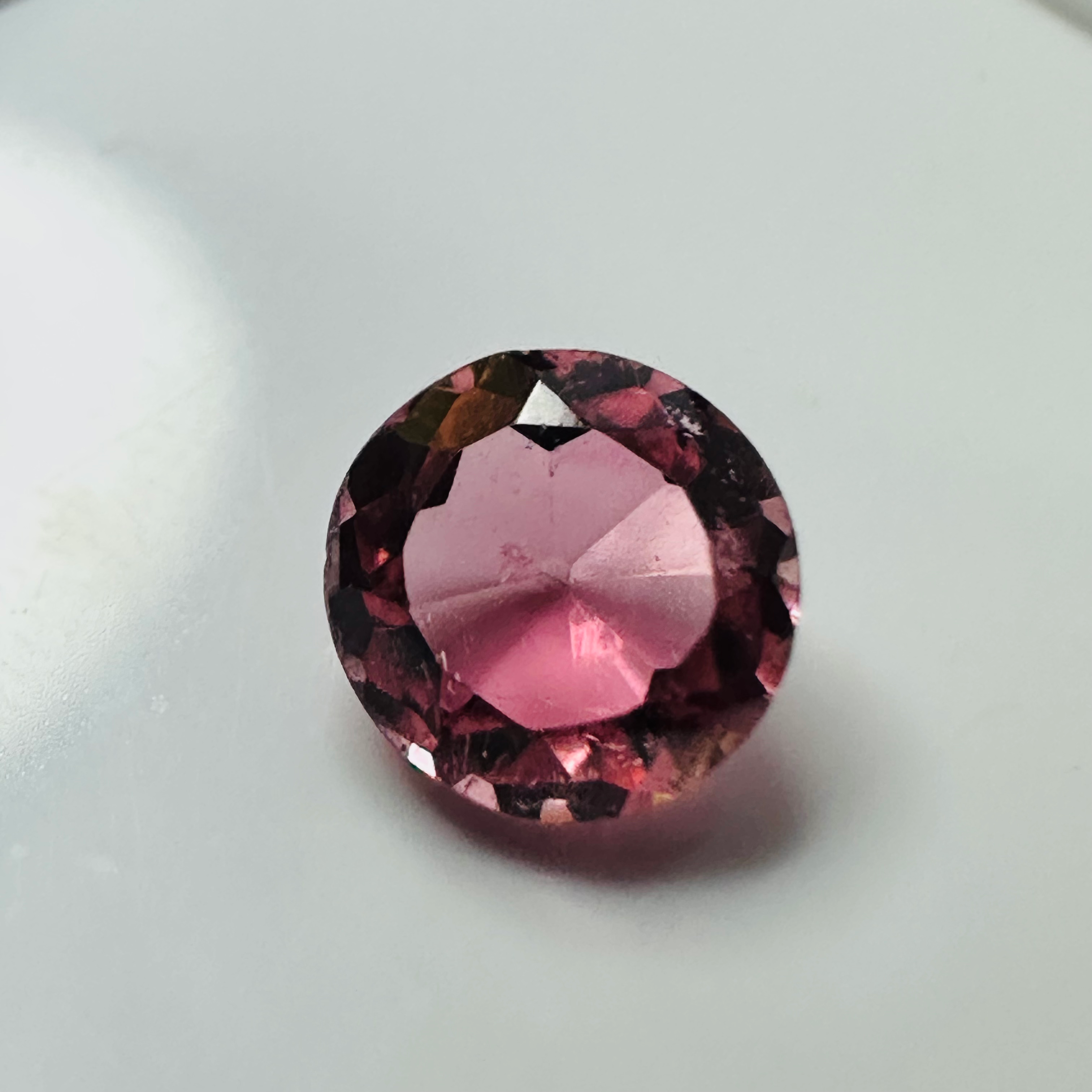 TOURMALINE PINK ROUND 5.7MM  0.70CTS