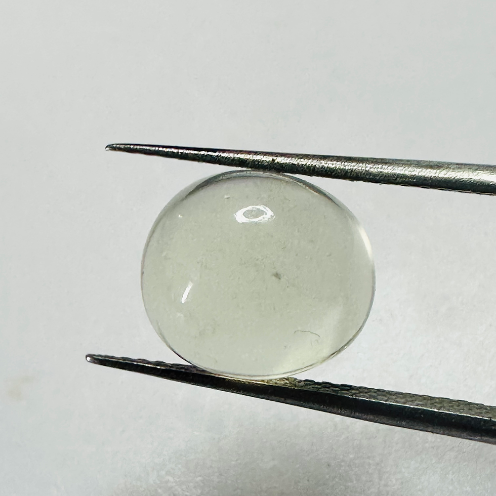 Thumbnail: Moonstone  white moon oval 10.3mmx9.3mm  4.09cts