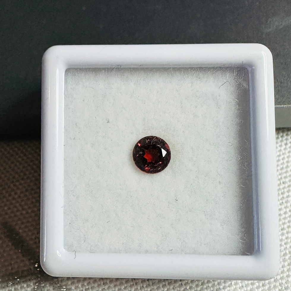 Thumbnail: GARNET  ROUND 4.8MM  0.54CTS  RED/ORANGE
