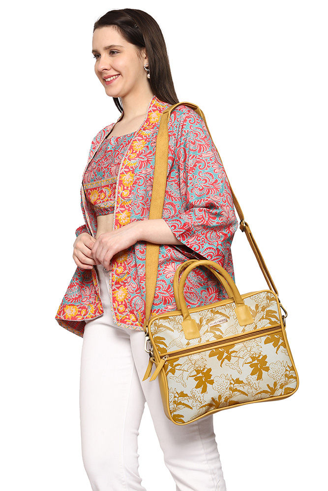 Thumbnail: sacci Mucci Vegan Leather and Cotton Canvas Handmade Laptop Messenger Bag
