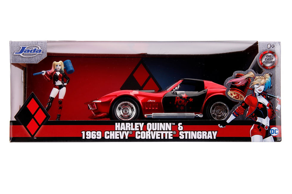 MASINUTA DIN METAL HARLEY QUINN 1969 CHEVY CORVETTE SCARA 1:24