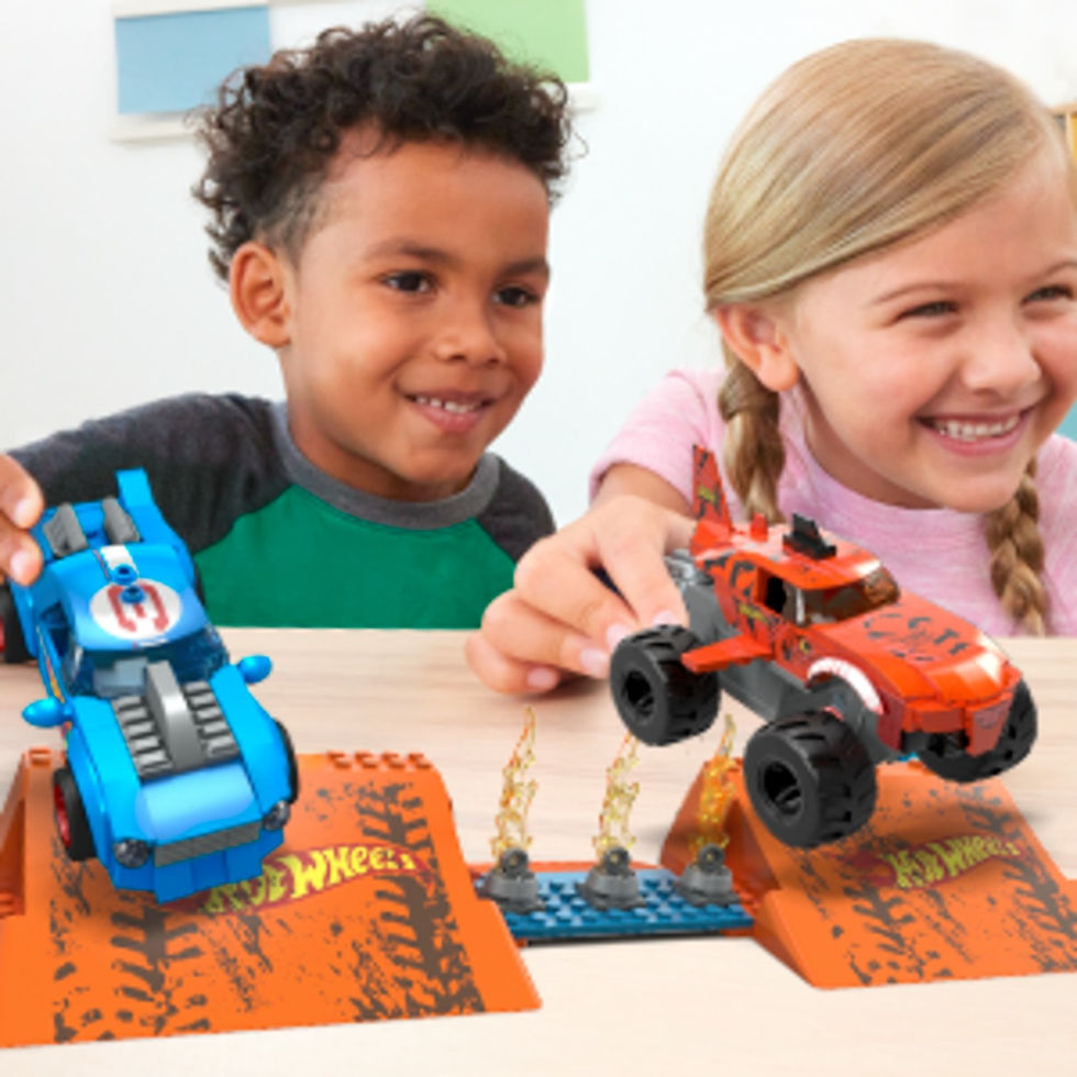 Miniatură: HOT WHEELS MONSTER TRUCK MEGA SET CONSTRUCTIE CURSA TIGER SHARK CHOMP