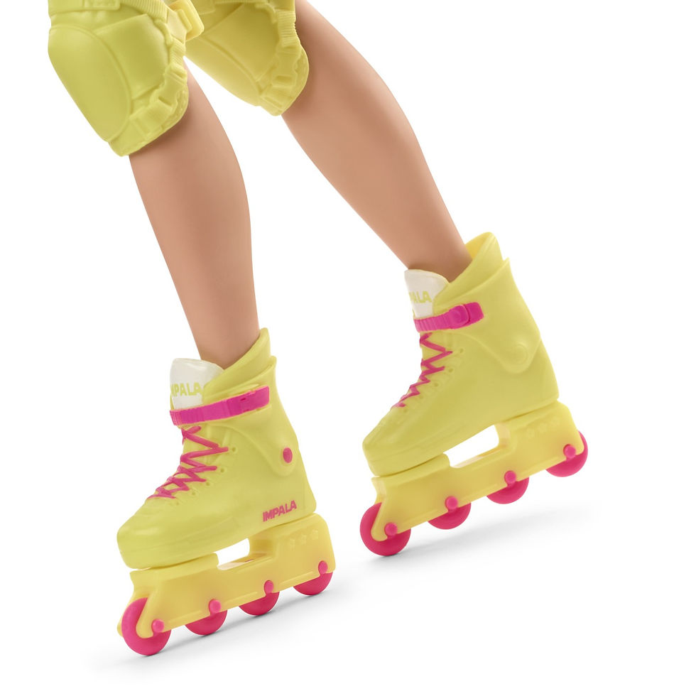 Miniatură: BARBIE THE MOVIE PAPUSA KEN CU PATINE CU ROTILE