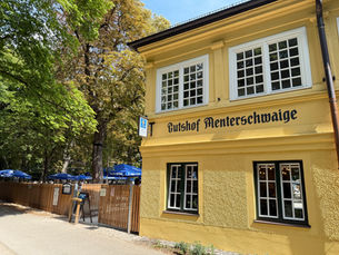 Gutshof Menterschwaige: Frisch saniertes Kleinod an der Isar in München-Harlaching