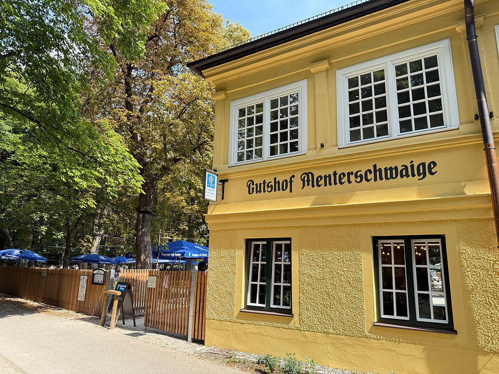 Gutshof Menterschwaige: Frisch saniertes Kleinod an der Isar in München-Harlaching