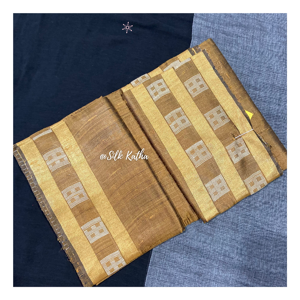 Thumbnail: Golden Beige Handloom Pure Silk Kanjeevaram Saree with square pattern motifs