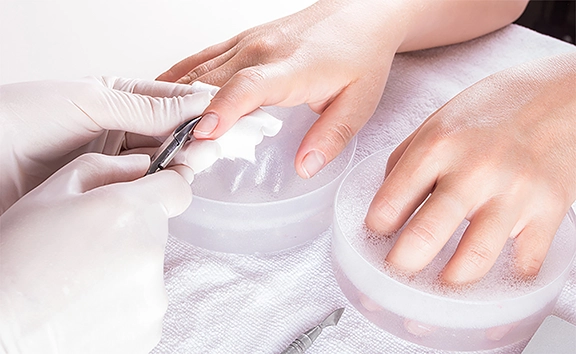 SPA Manicure .webp