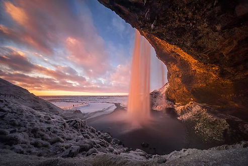 BILH_iceland-Seljalandsfoss_waterfall_1100x735.jpeg