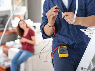 How to Choose an Electrician in Auckland: 8 Checks Before You Hire
