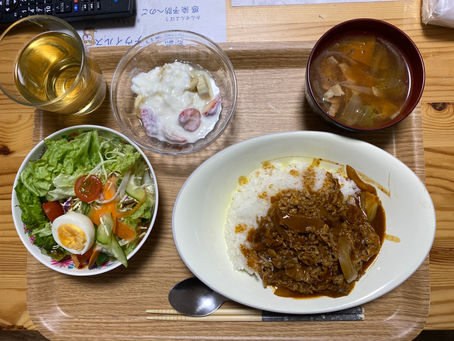 なんと!!!
手作りの夕飯の日がふえたよ~
今回は ハッシュドビーフです!