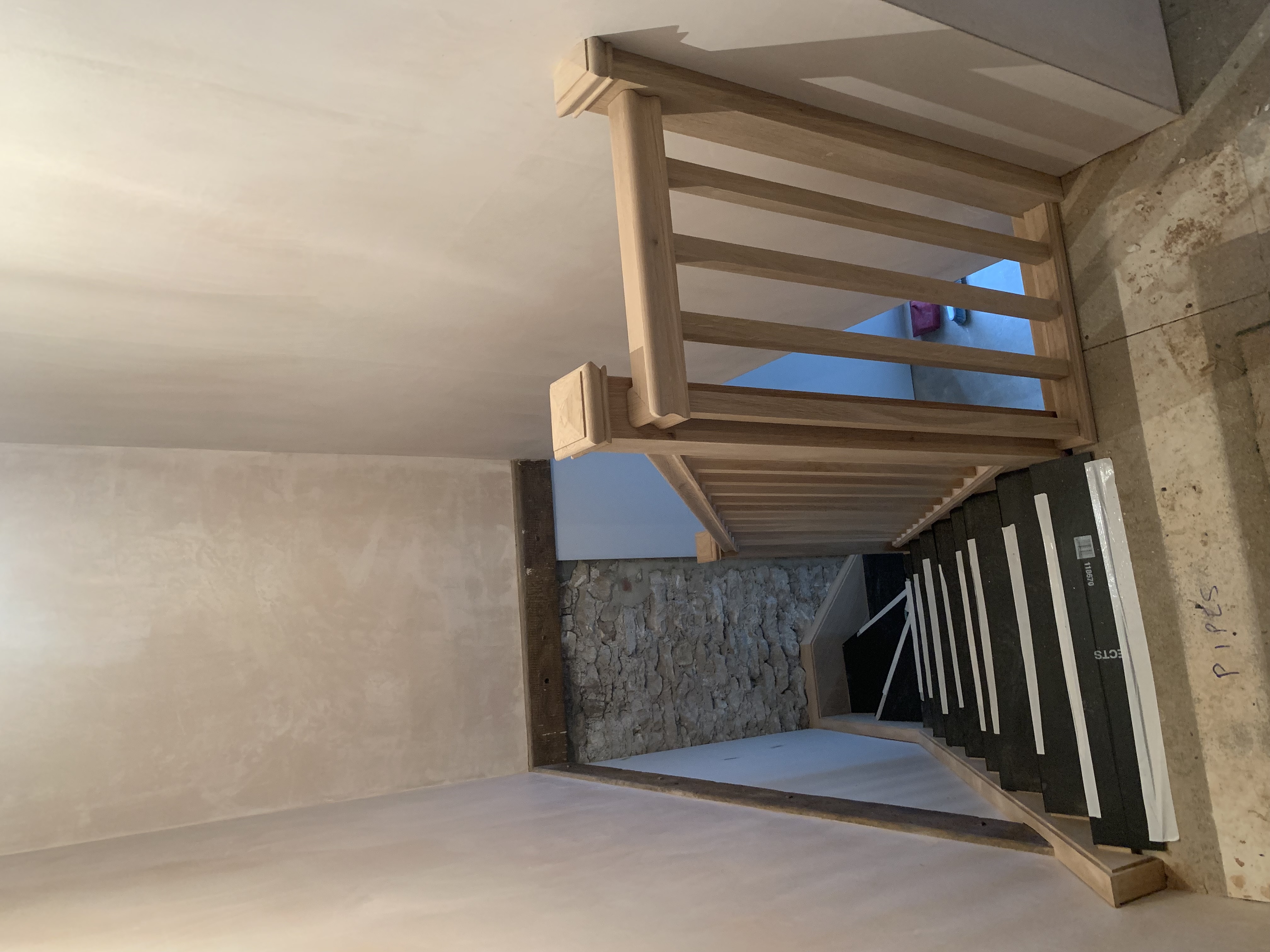 Solid oak staircase with oak treads, oak rise and oak stairparts