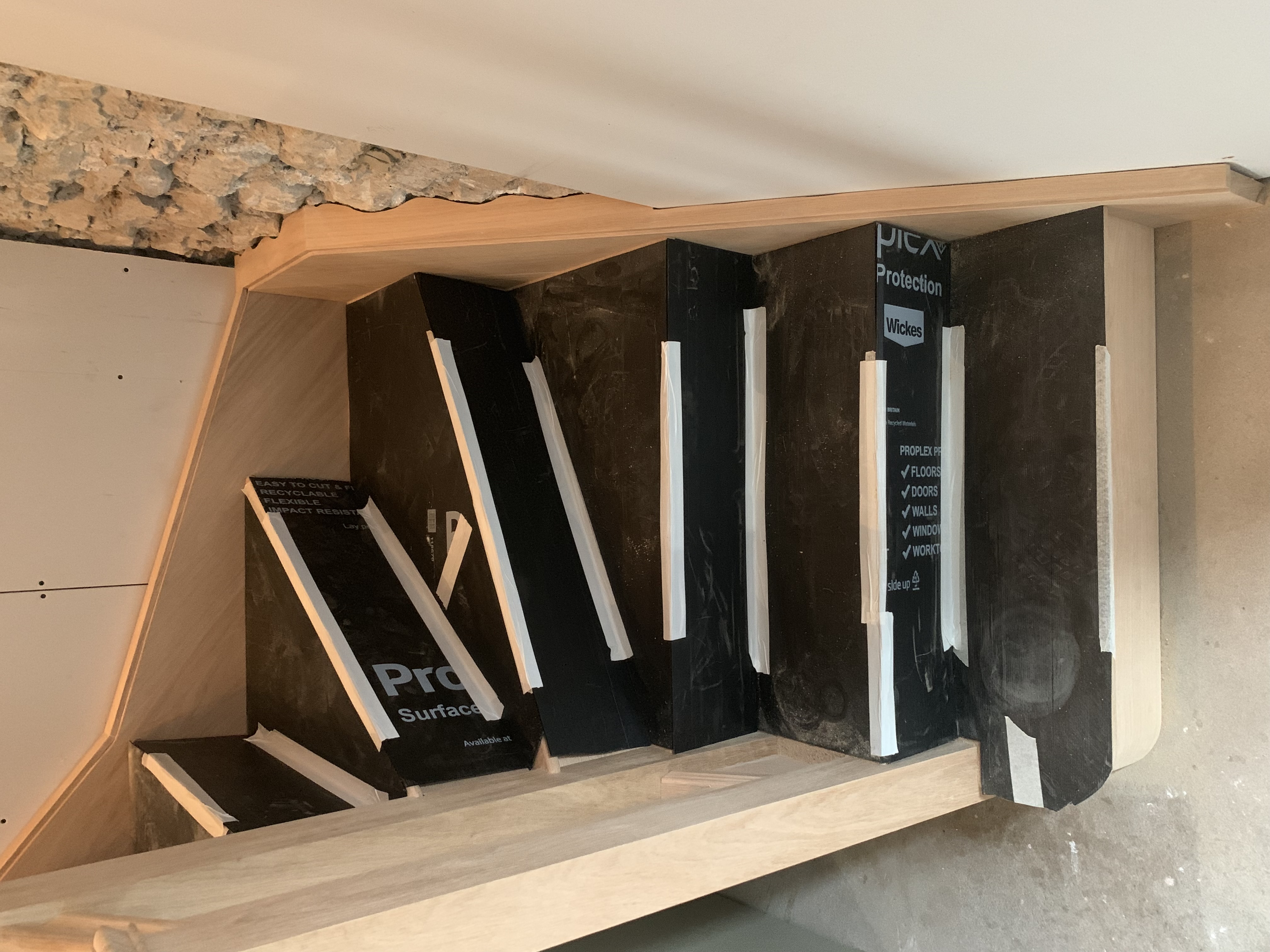 Solid oak staircase with oak treads, oak rise and oak stairparts