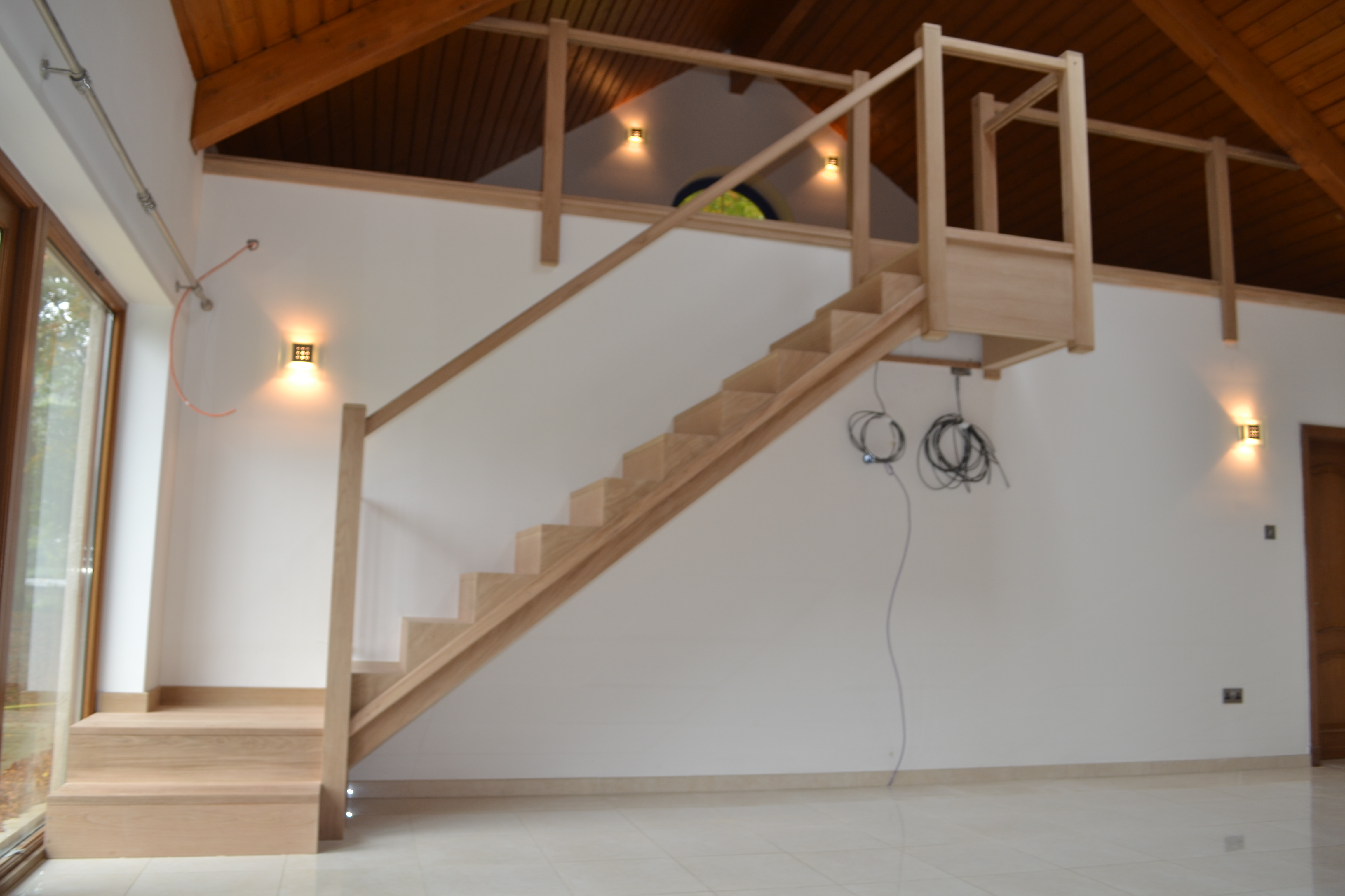 Solid oak cut-string staircase