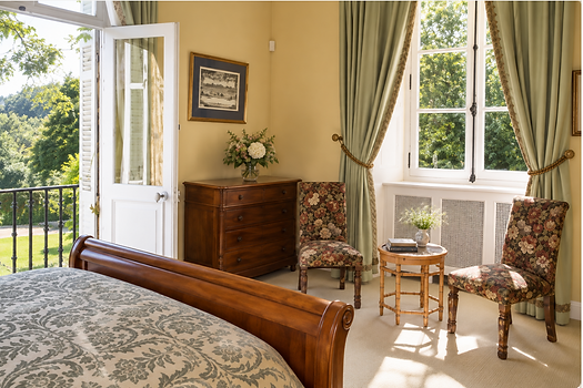 Bedroom overlooking the gardens at Château de Détilly