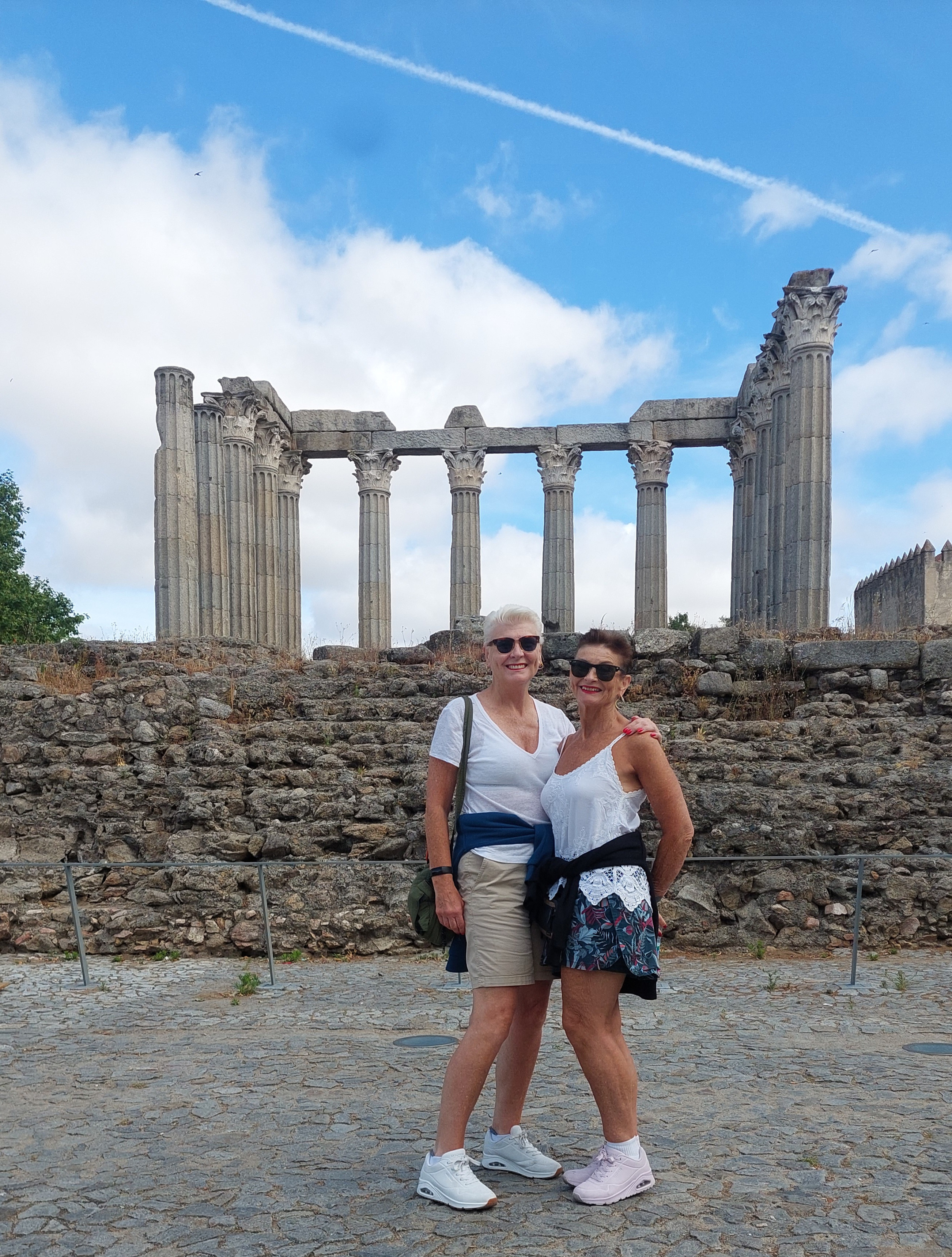 Évora - The Roman Tour Walking & Wine tasting.