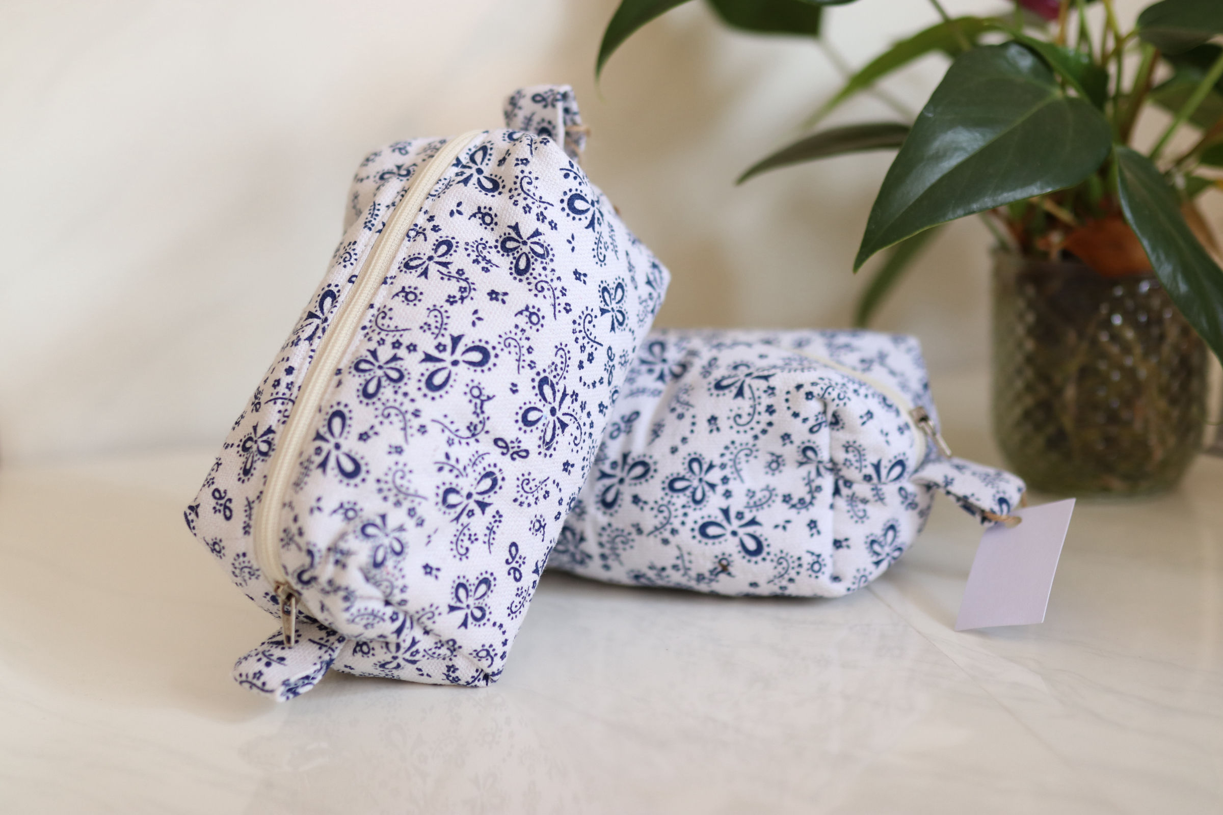 Blue ribbon boxy bag