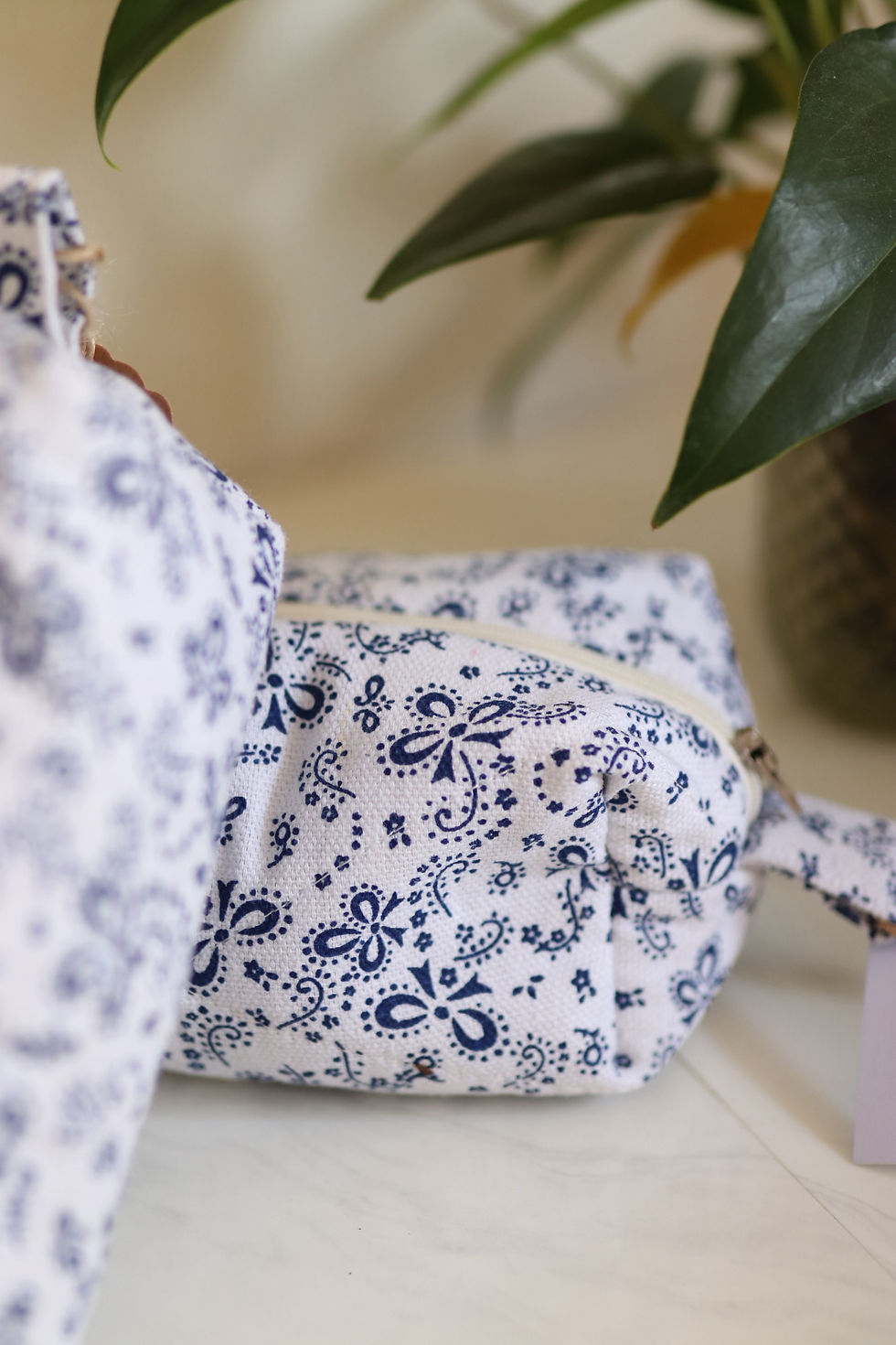 Thumbnail: Blue ribbon boxy bag