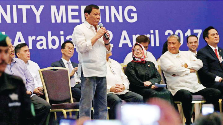 President Duterte Meets with Pinoys in Riyadh; Promise to put up a Consulate in Eastern Saudi