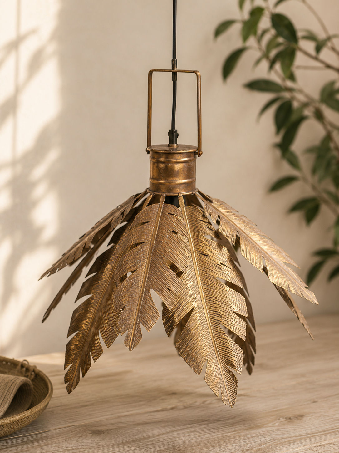 Suspension dorée design – Luminaire moderne pour salon, salle à manger ou chambr