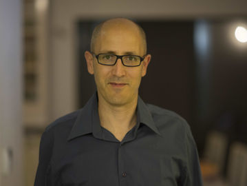 Ron Oliver - Developing Games – Virtual Games Detailed Feedback vs. Physical Games Limited Feedback.