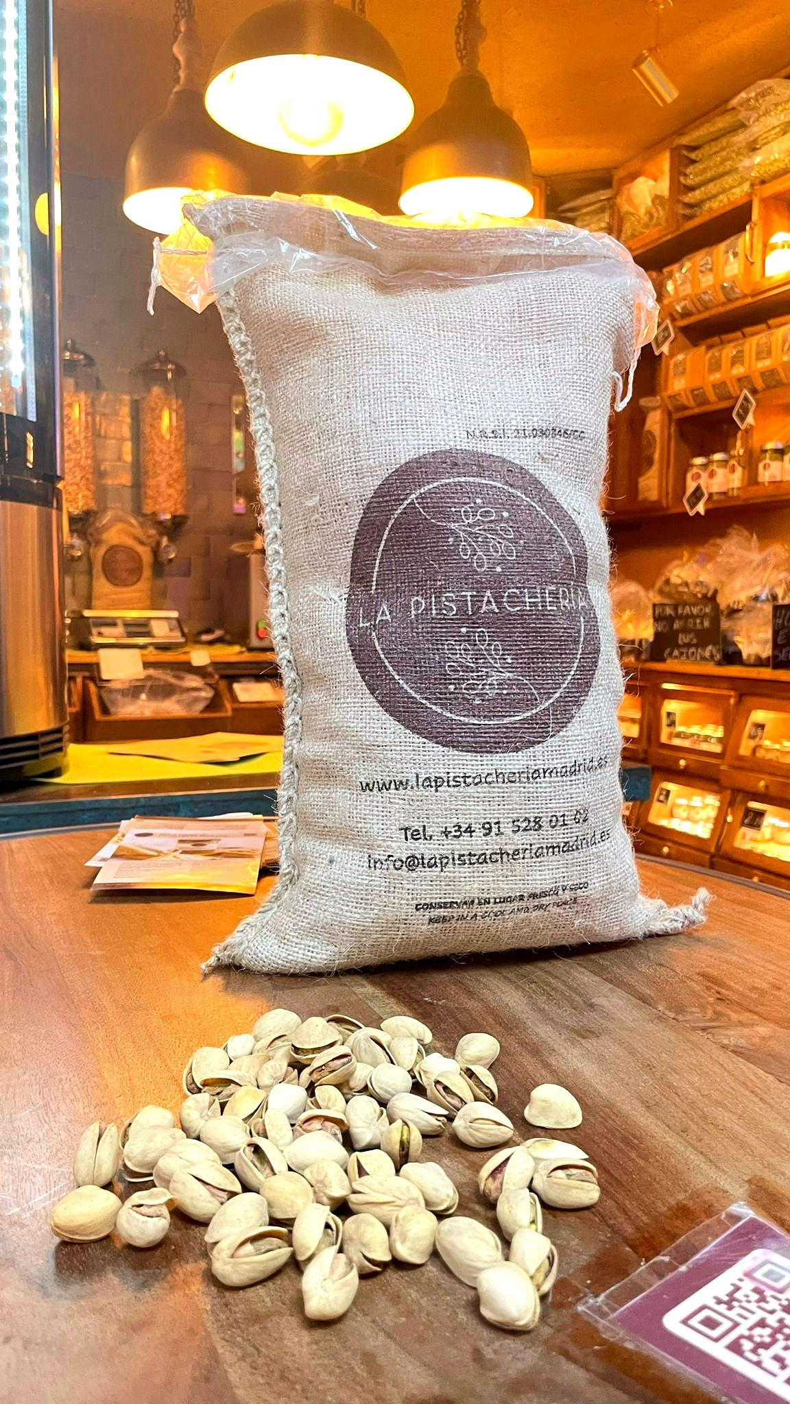 Detalle del gran calibre del pistacho Kerman ibérico