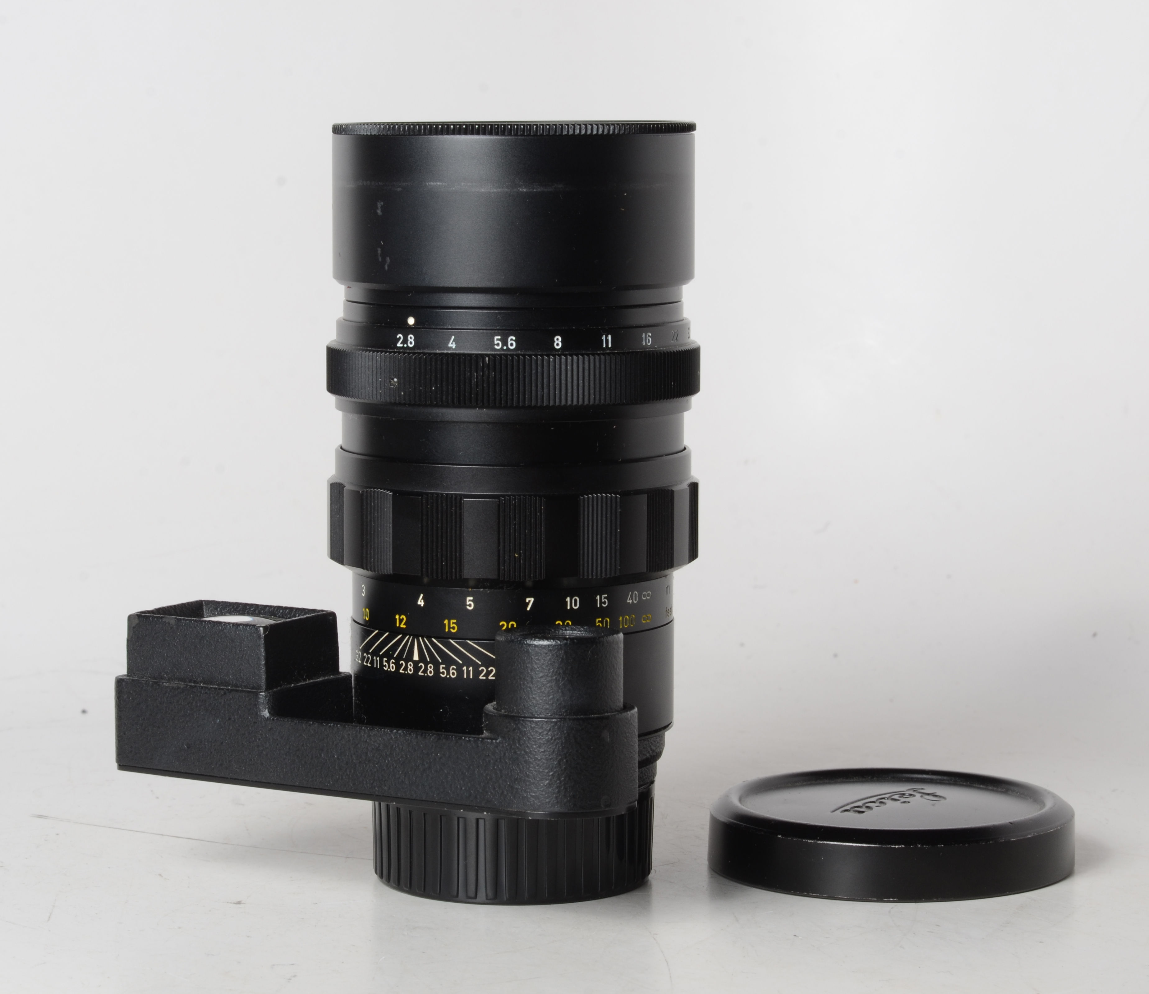 Leica 135mm F2.8 Elmarit