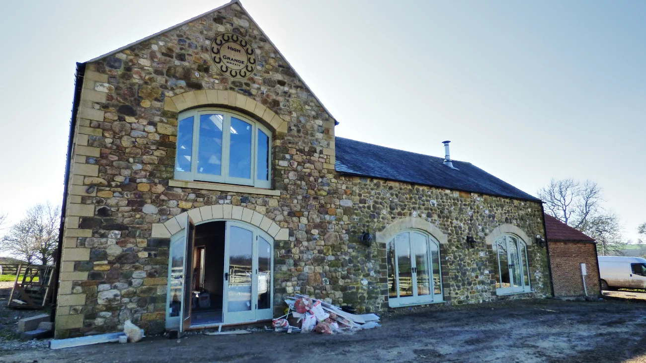 Northallerton Farmhouse New Build with a bridge link.
Phase one of major improvements to a rural site near Northallerton.  A bridge link connects the new master bedroom suite with the original house.