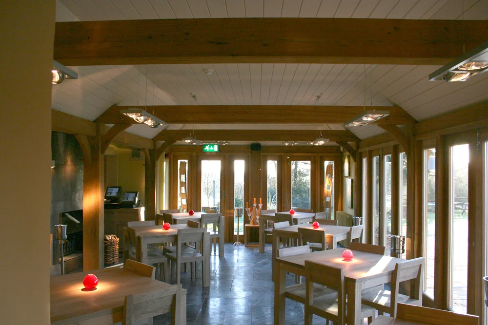 Gastropub near Heathrow.
An oak framed dining room extension and new entrance.   