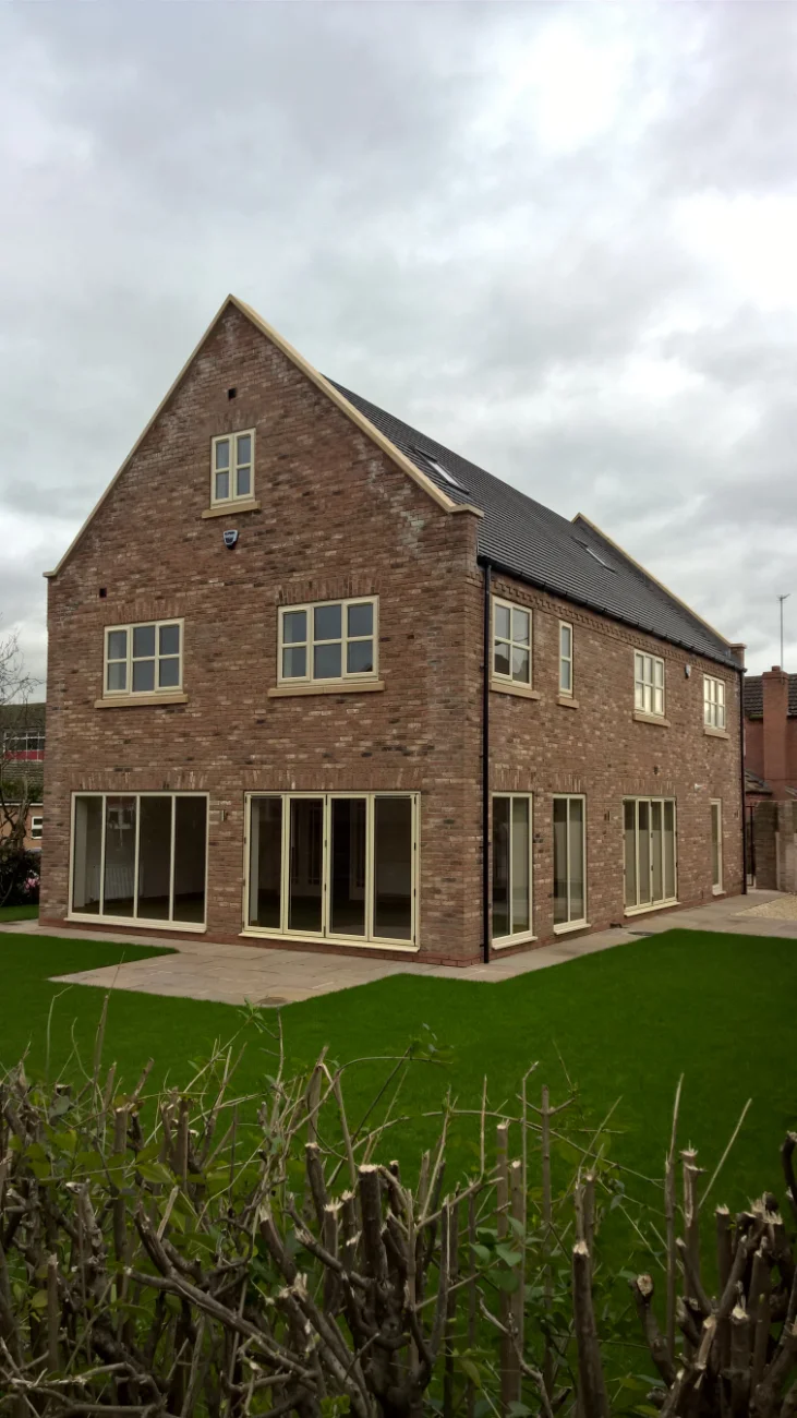 House renovation in Howden.
Transformation and enlargement of a derelict 1970's house in Howden