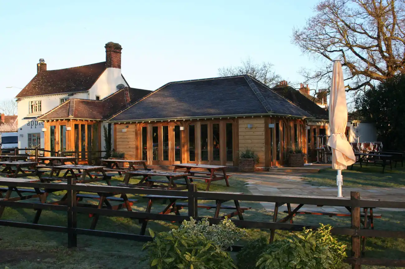 Gastropub near Heathrow.
An oak framed dining room extension and new entrance.   