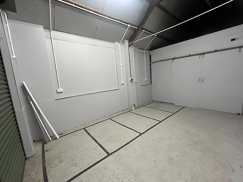 Firefly_get rid of ladder, broom and items leaning on wall on the left 62106.png