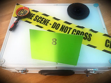 Valise de recherche scientifique conçue pour la murder party des team building chez ESCAPE KAZOKU