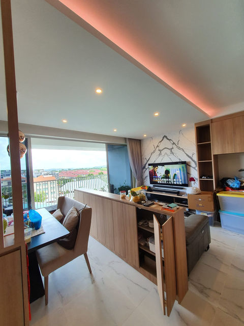 downlights and lightstrip for false ceiling in living room