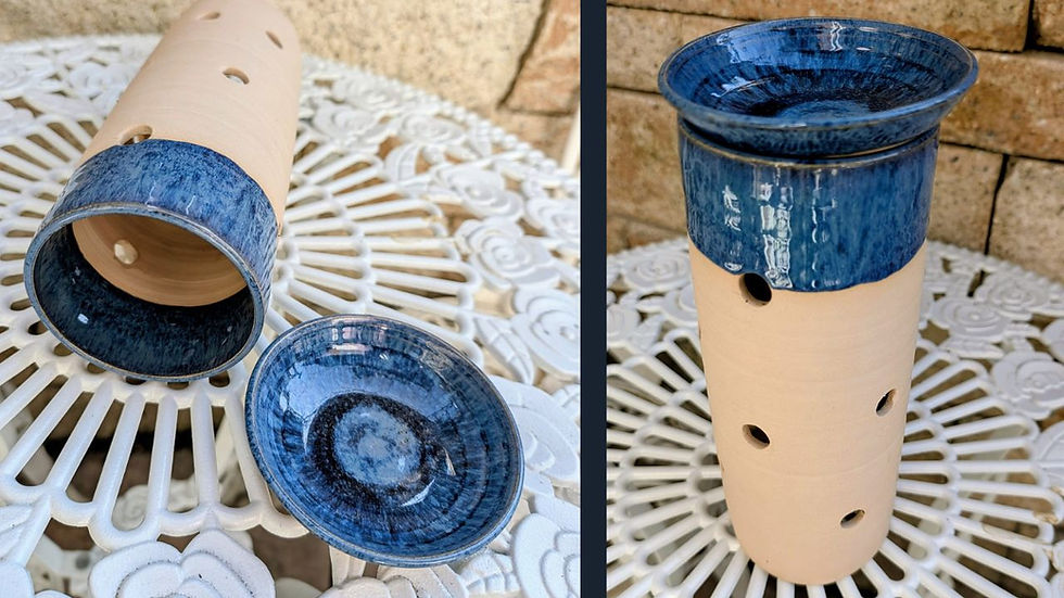 Blaue Wurmröhre aus Keramik zur Direktkompostierung im Gartenbeet – nachhaltige Kreislaufwirtschaft von Zerowastefamilie