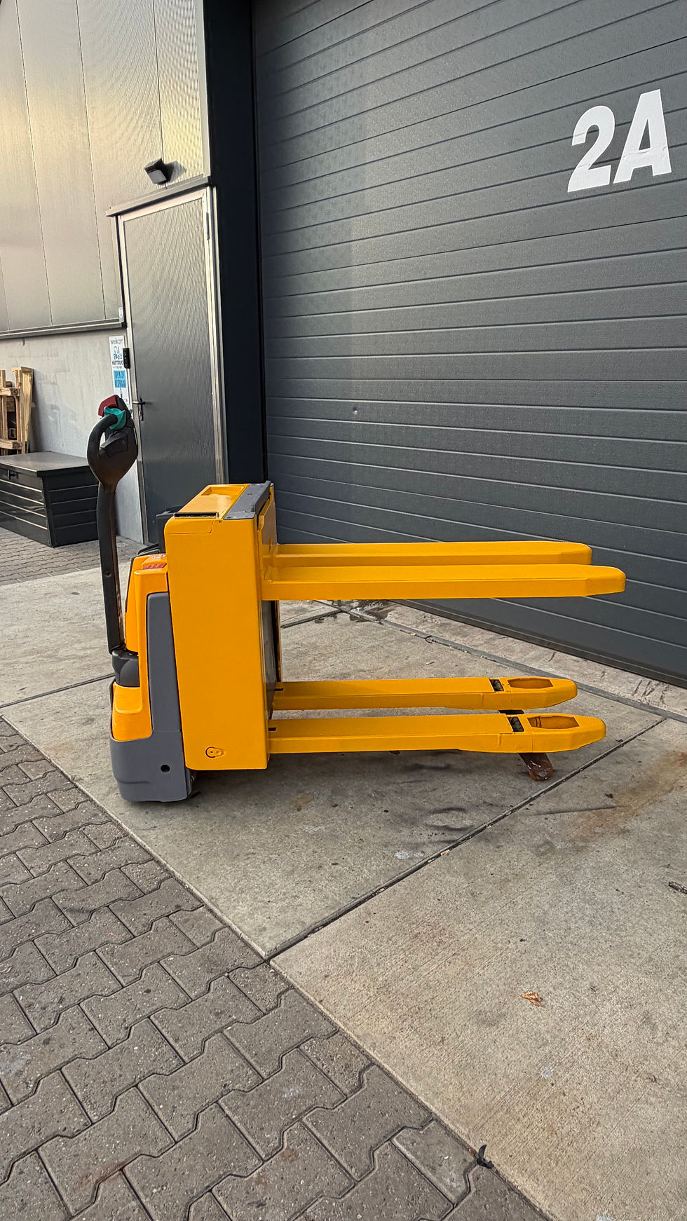 Thumbnail: Jungheinrich EJE C20 Palletwagen en stapelaar (75CM)