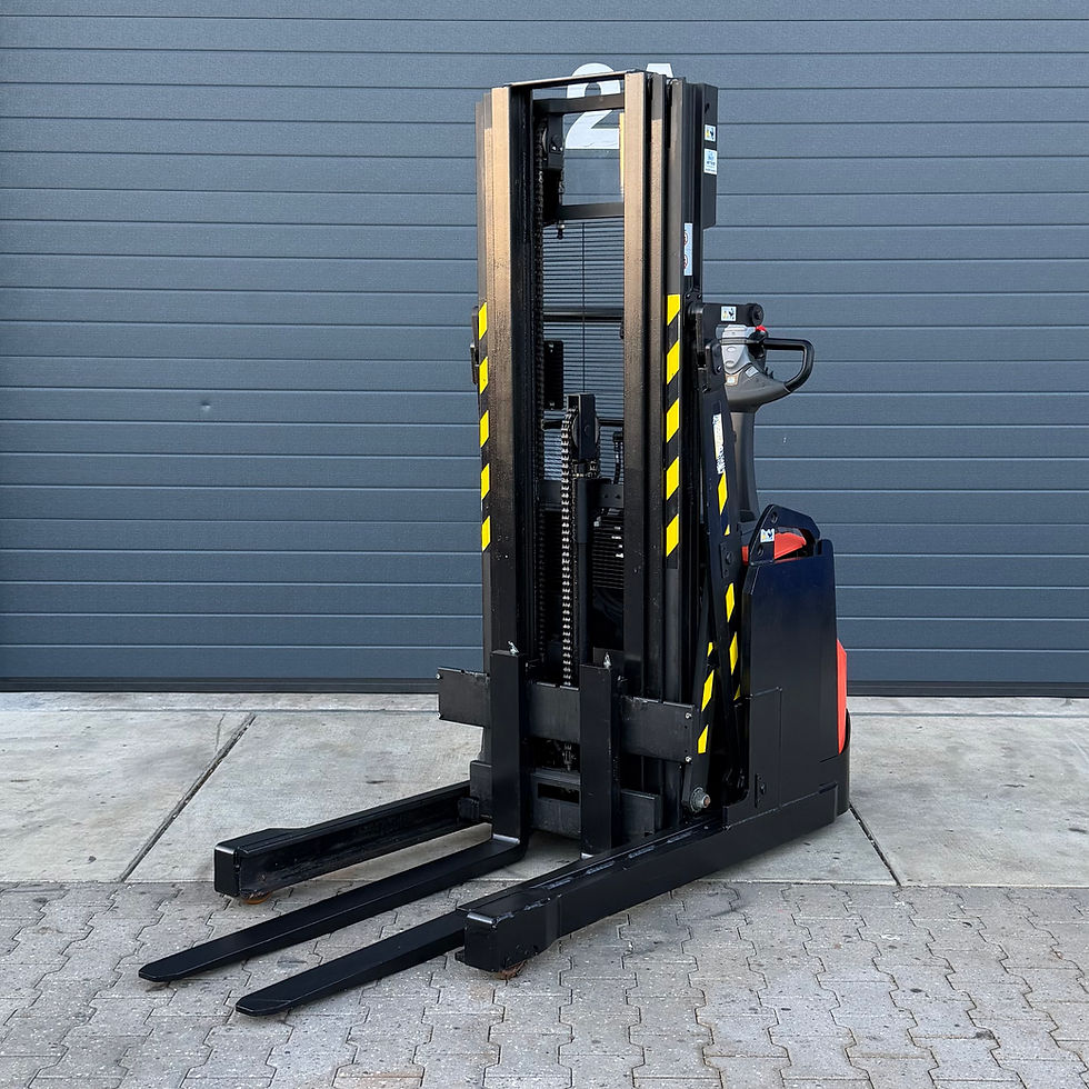 Thumbnail: BT Toyota SWE120XR Stapelaar met uitschuifmast (reach) 4,15M HH