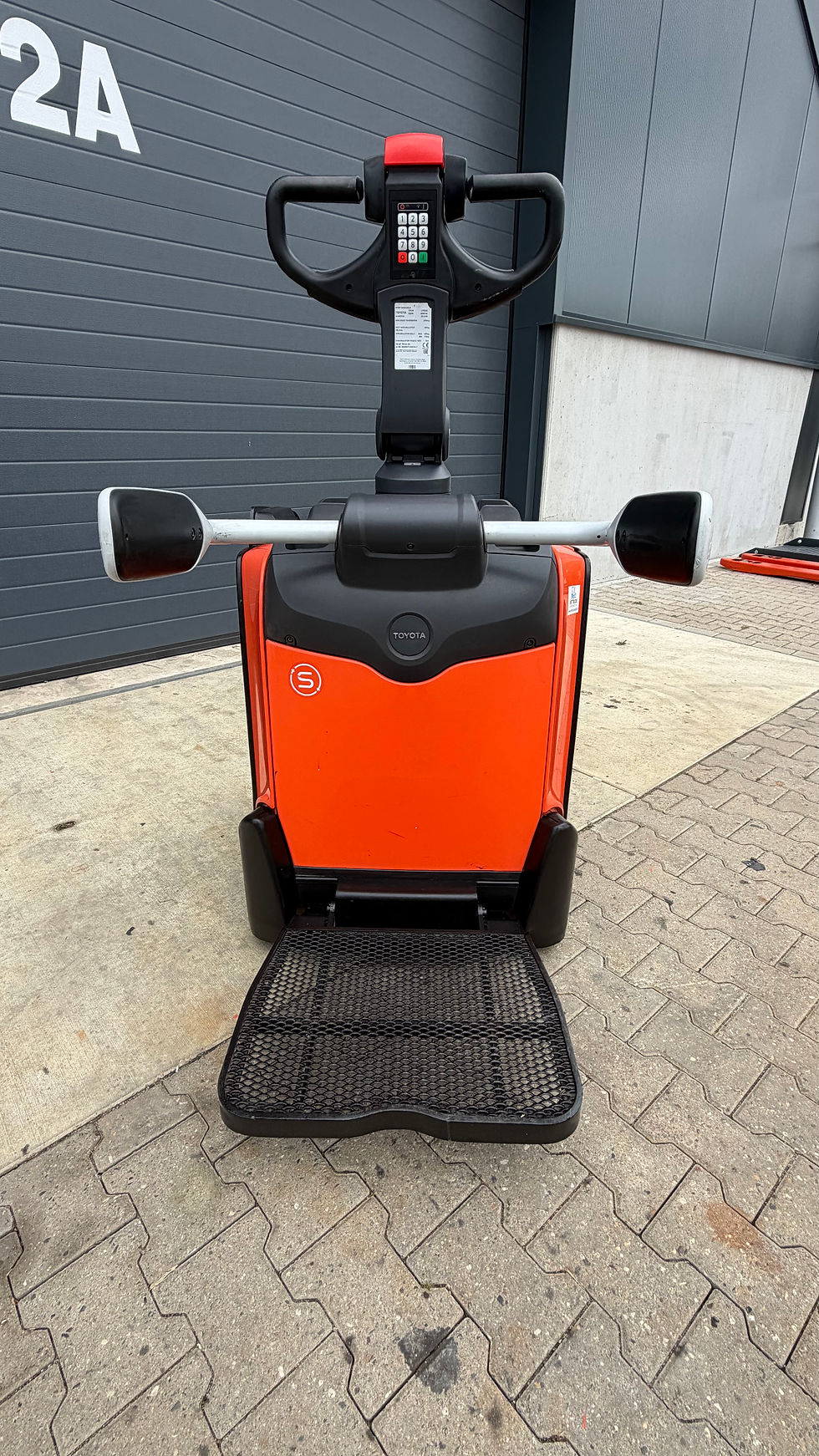 Thumbnail: Toyota LPE200 2000kg 2019 (meerijder)