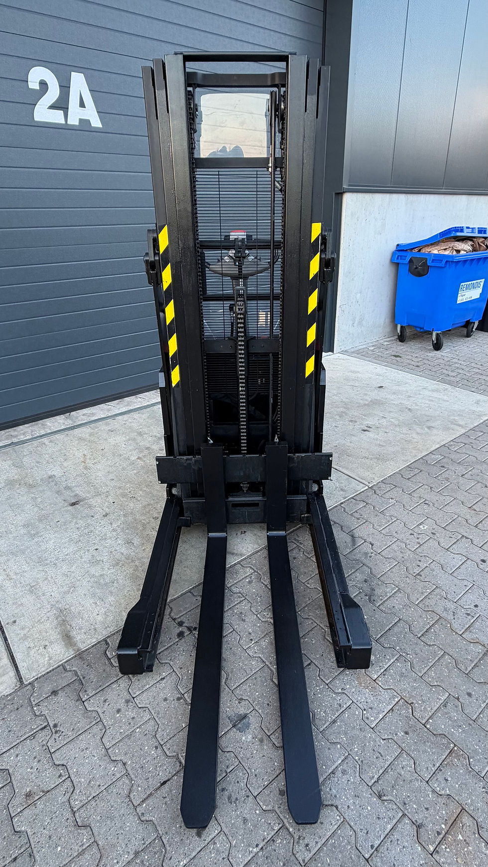 Thumbnail: BT Toyota SWE120XR Stapelaar met uitschuifmast (reach) 4,15M HH